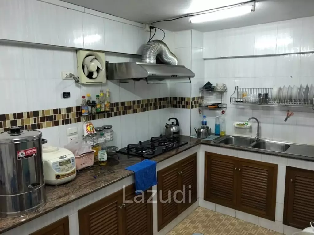 4 Storey Townhouse For Sale in Rama 4