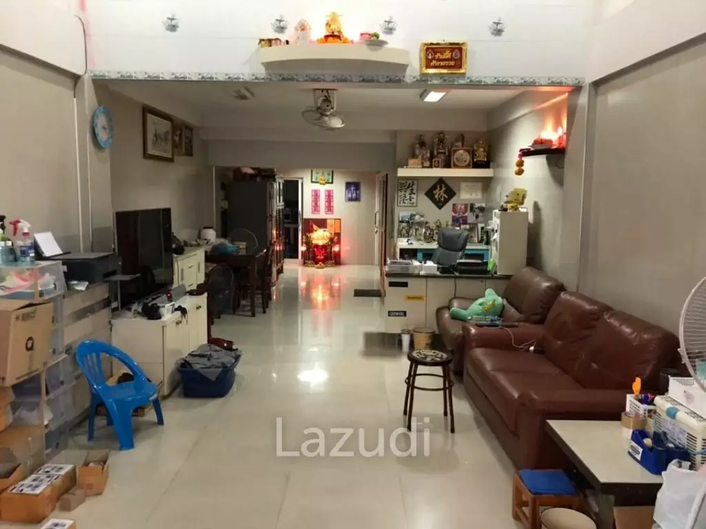 4 Storey Townhouse For Sale in Rama 4