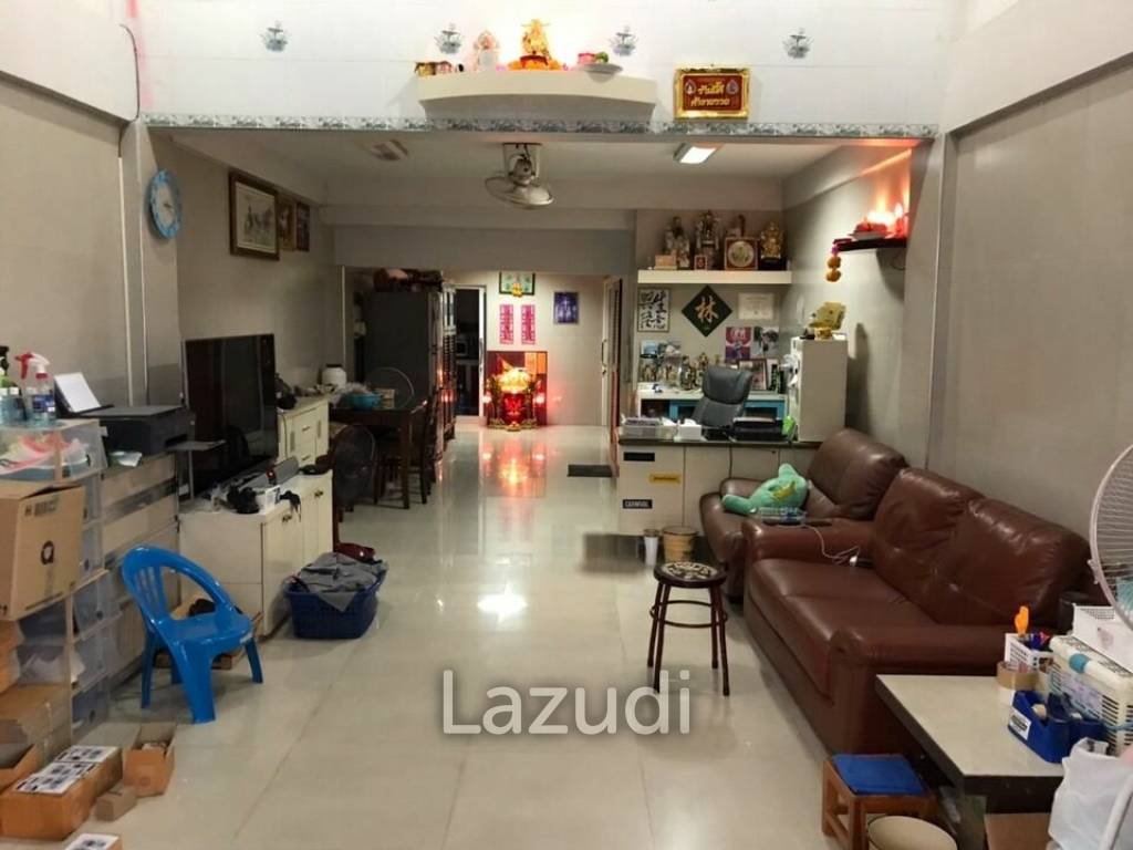 4 Storey Townhouse For Sale in Rama 4