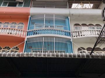 4 Storey Townhouse For Sale in Rama 4