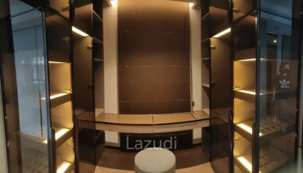 2 Bed 3 Bath 125 SQ.M The Reserve Sukhumvit 61