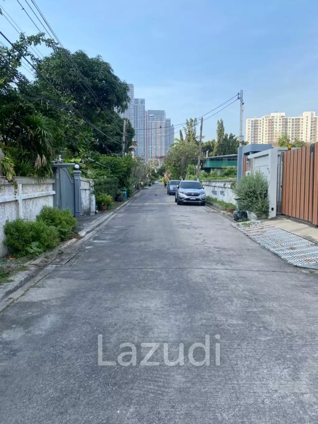 3 Beds Detached House For Sale in Sukhumvit 101/1