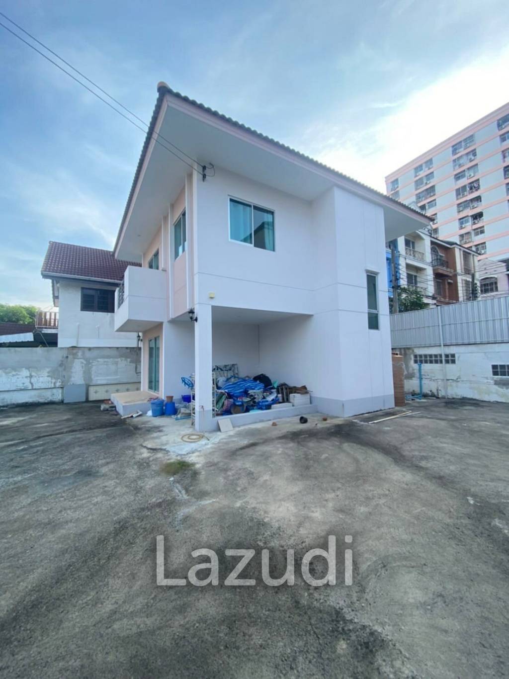 3 Beds Detached House For Sale in Sukhumvit 101/1