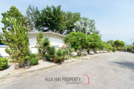 Luxury Family Pool Villa On Golf Course
