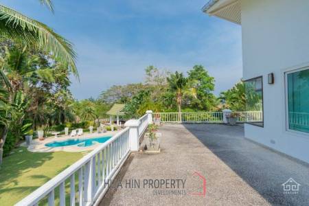 Luxury Family Pool Villa On Golf Course