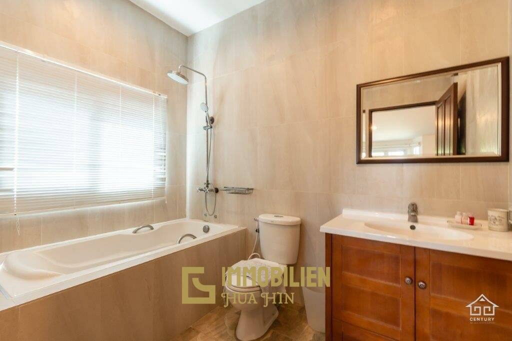 2,400 m² 7 Chambre 6 Salle de bain Villa Pour Vente