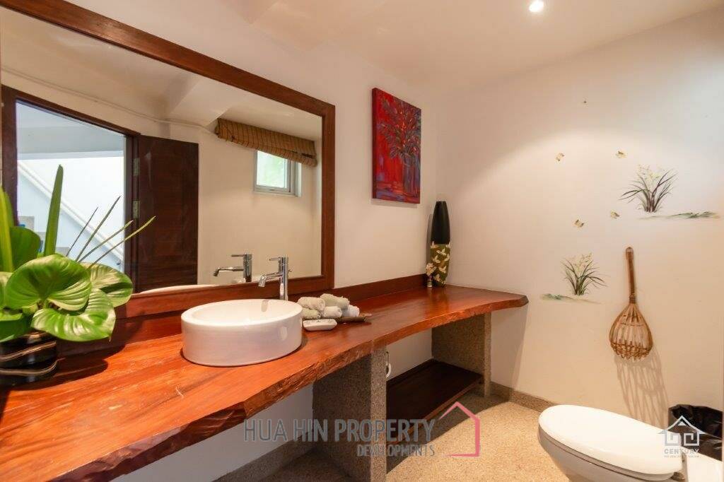 Luxury Family Pool Villa On Golf Course