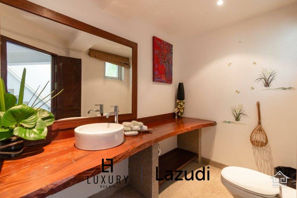 2,400 metro cuadrado 7 ` 6 Baño Villa de Venta