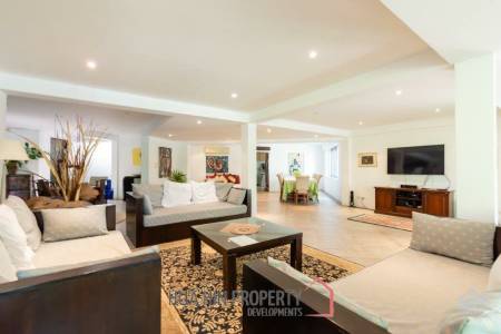 Luxury Family Pool Villa On Golf Course