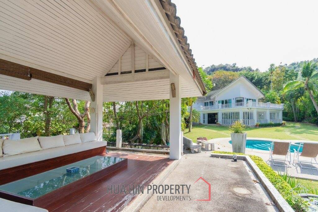 Luxury Family Pool Villa On Golf Course