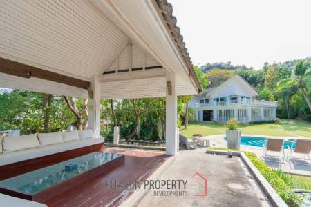 Luxury Family Pool Villa On Golf Course