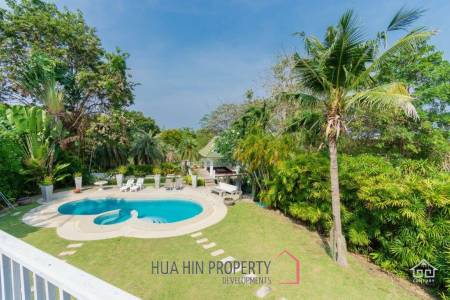 Luxury Family Pool Villa On Golf Course