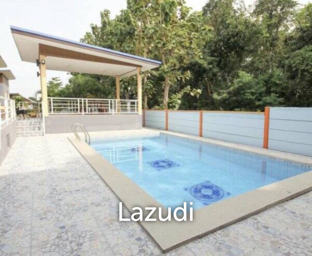 Modern 8 bed pool villa