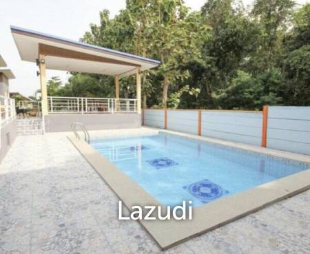 Modern 8 bed pool villa