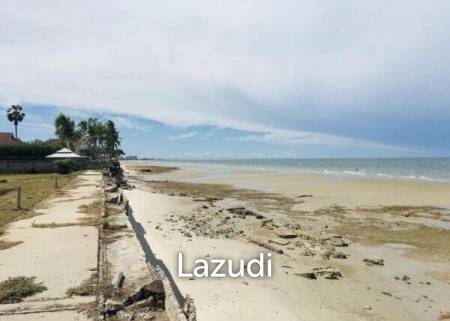 Beachfront Land of almost 2 rai in great location North of Hua Hin