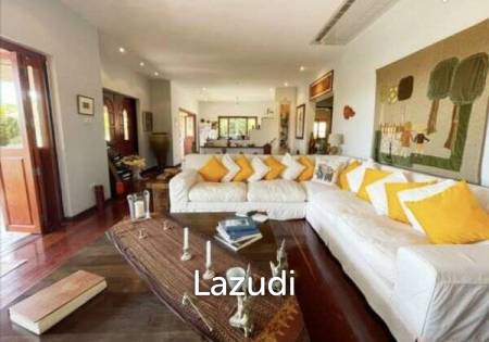 White Lotus 1 : Beautiful 2 storey 4 bed Bali Style Pool Villa on quiet small Development of Luxury Homes. 
