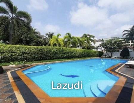 Large 2 storey pool villa near Town Centre