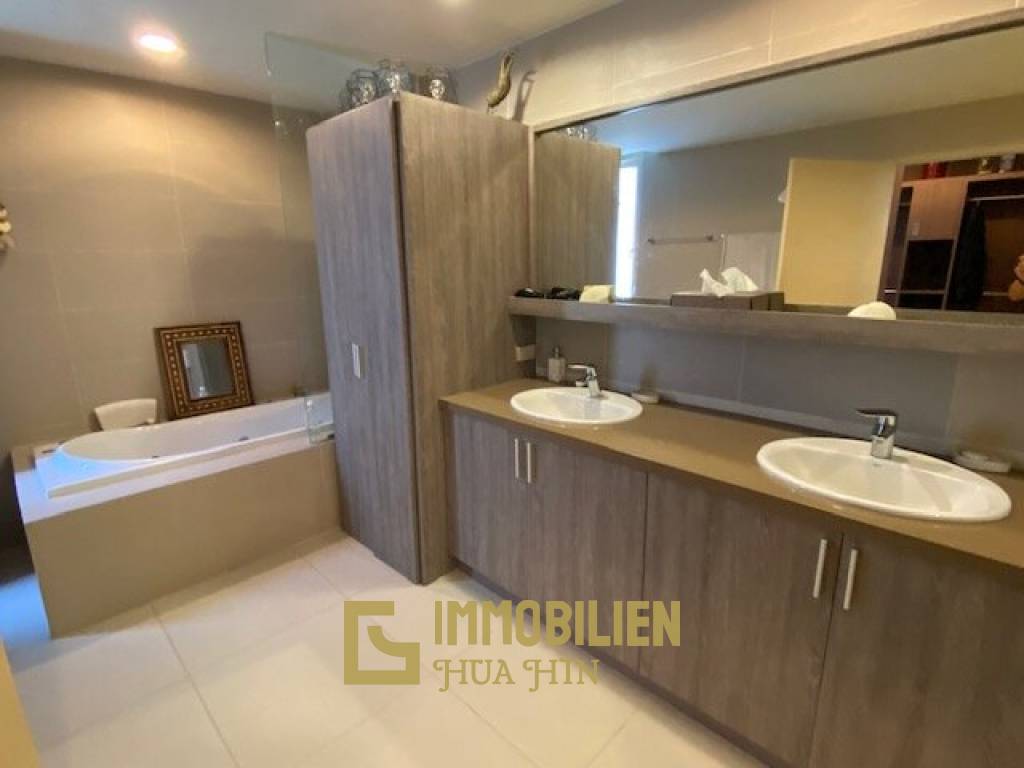 4 Bedroom Beachfront Penthouse in Hua Hin