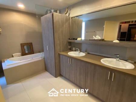 4 Bedroom Beachfront Penthouse in Hua Hin