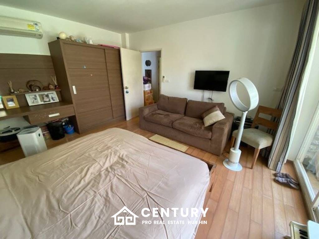 4 Bedroom Beachfront Penthouse in Hua Hin