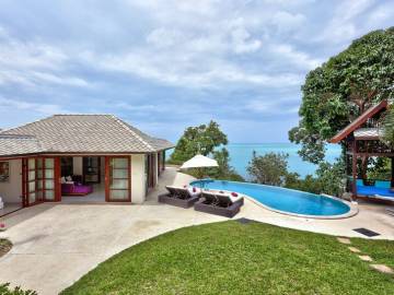 Oceanfront 4 Bedroom Villa in 5 Star Resort Kanda Residence in Choeng Mon