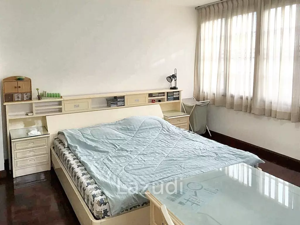 4 Bedrooms Detached House For Sale in On Nut