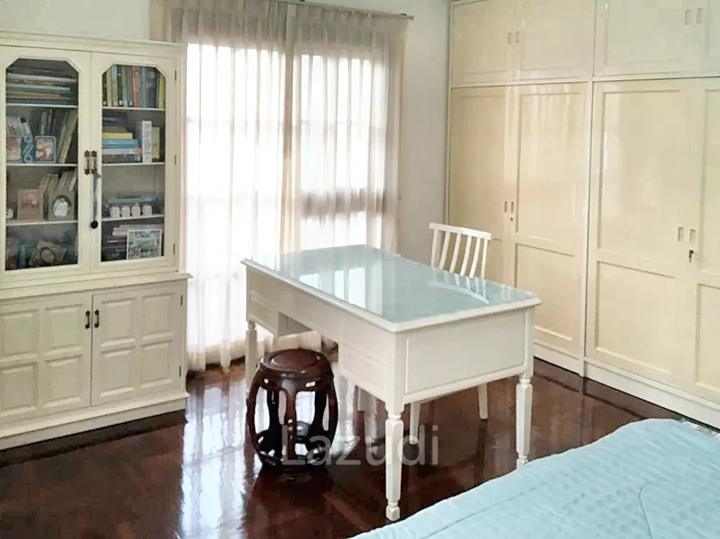 4 Bedrooms Detached House For Sale in On Nut