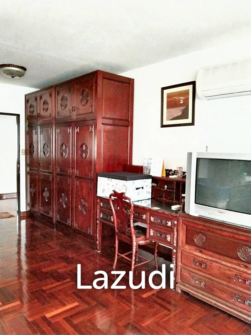 4 Bedrooms Detached House For Sale in On Nut