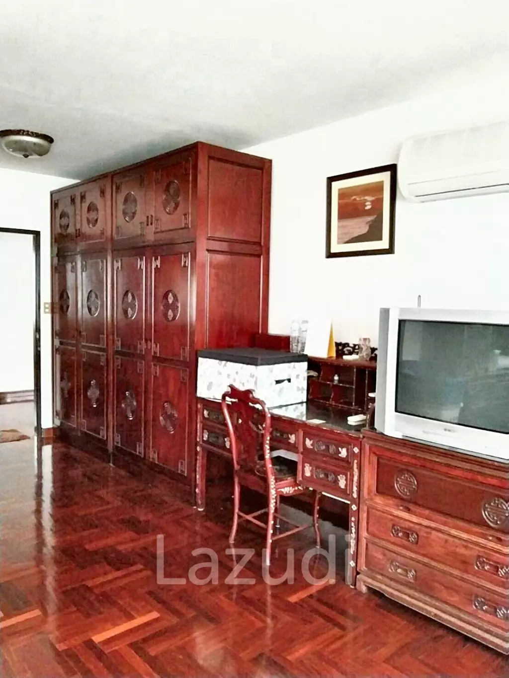 4 Bedrooms Detached House For Sale in On Nut