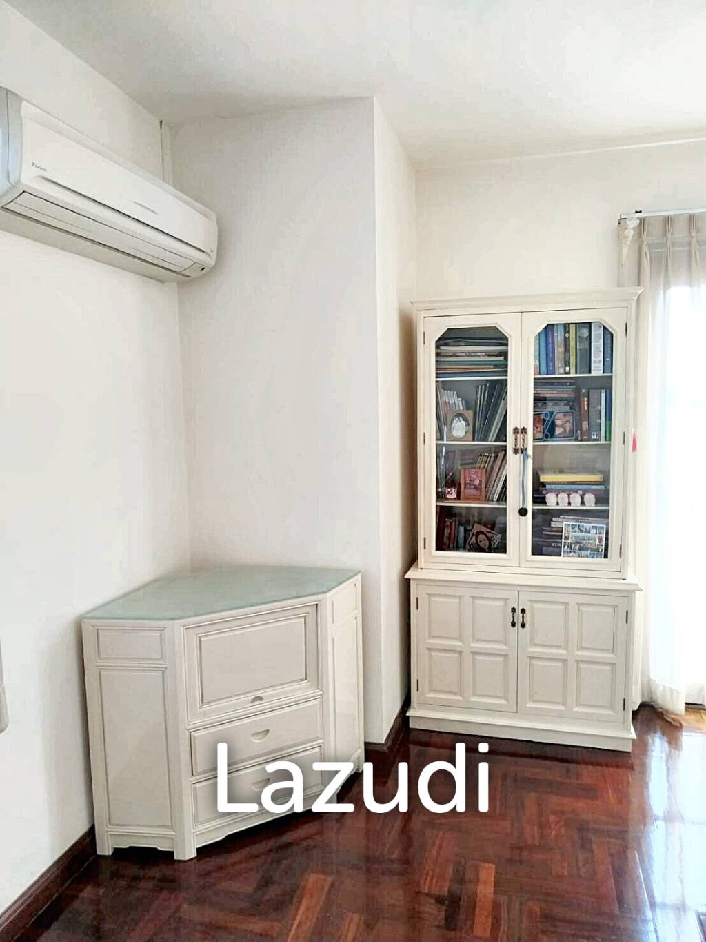 4 Bedrooms Detached House For Sale in On Nut