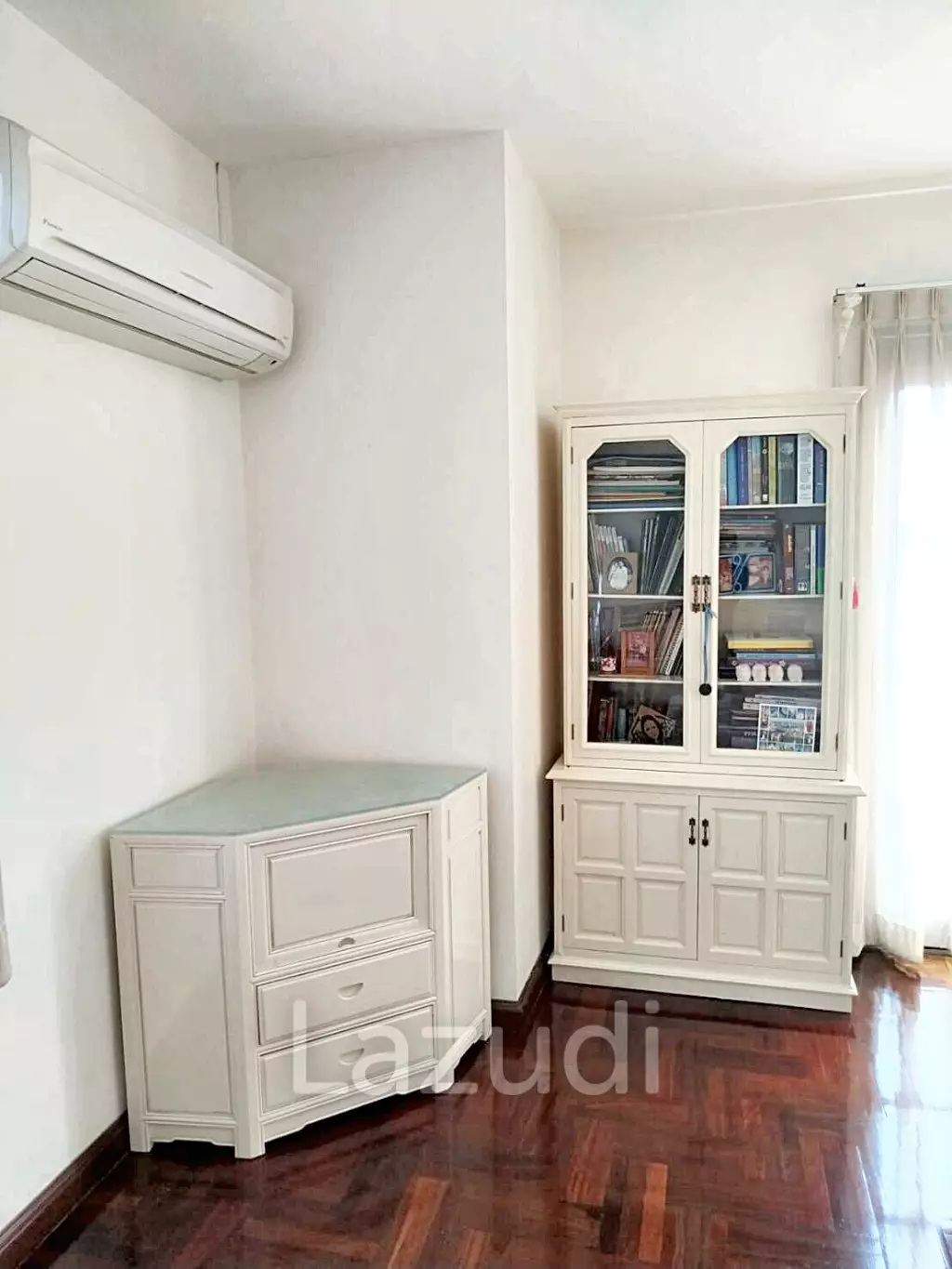 4 Bedrooms Detached House For Sale in On Nut