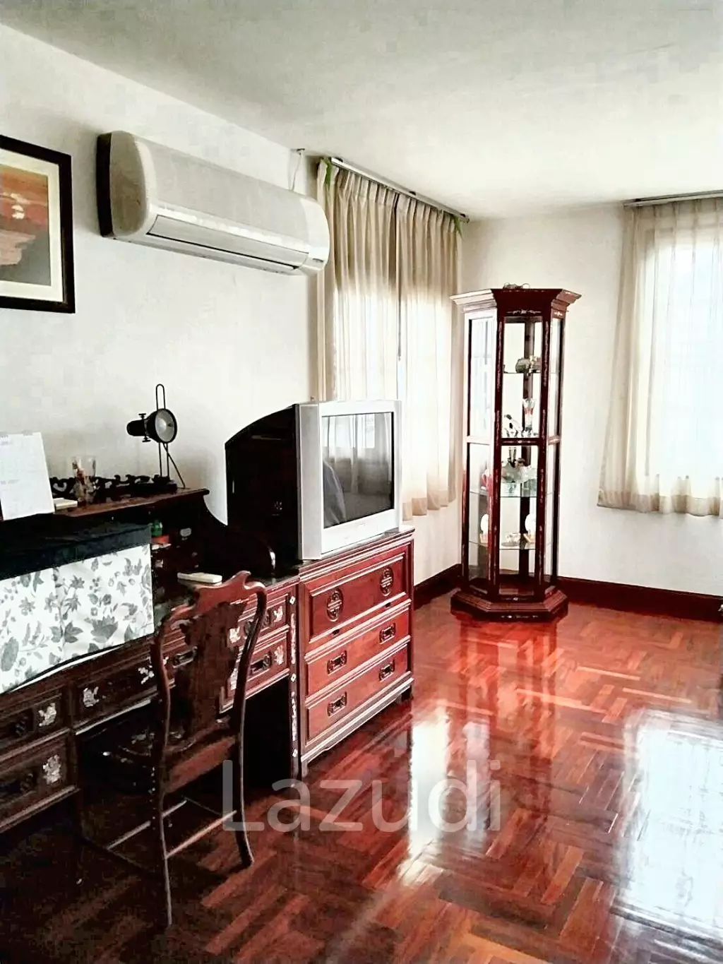 4 Bedrooms Detached House For Sale in On Nut