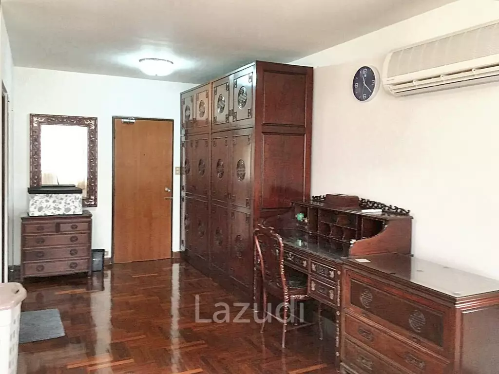 4 Bedrooms Detached House For Sale in On Nut