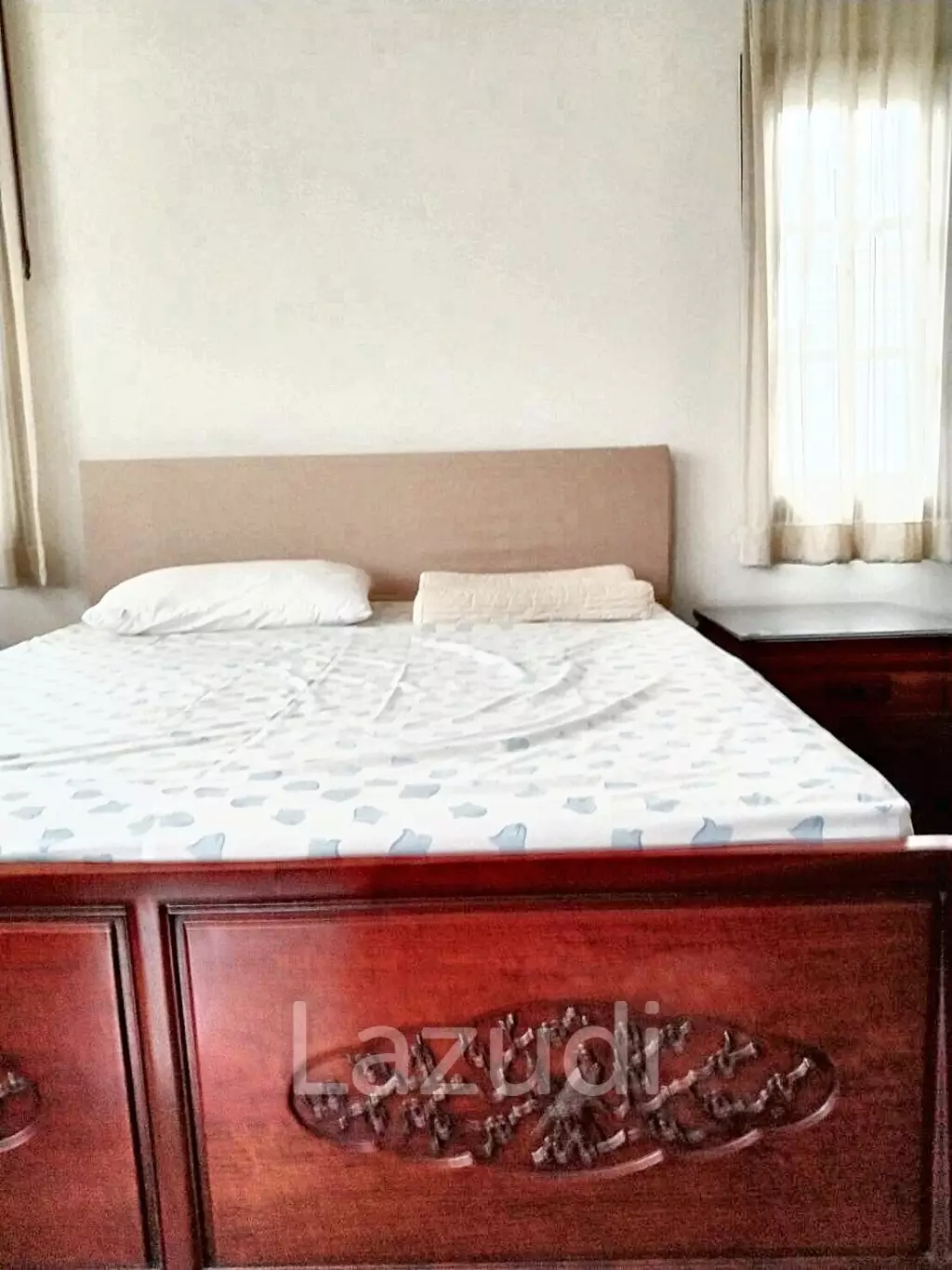 4 Bedrooms Detached House For Sale in On Nut