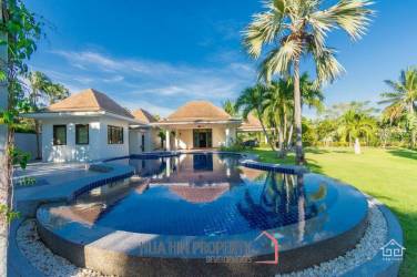 GROVE RESIDENCES : Beautiful Bali Style 3 bed pool villa on large land Plot