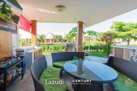 DUSITA  LAKESIDE : Lakeside 3 bed pool villa