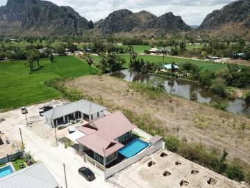 New 2(3) Bedroom Pool Villa - Cha Am