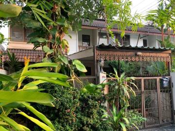 Townhouse soi Sukhumvit 81 For Sale