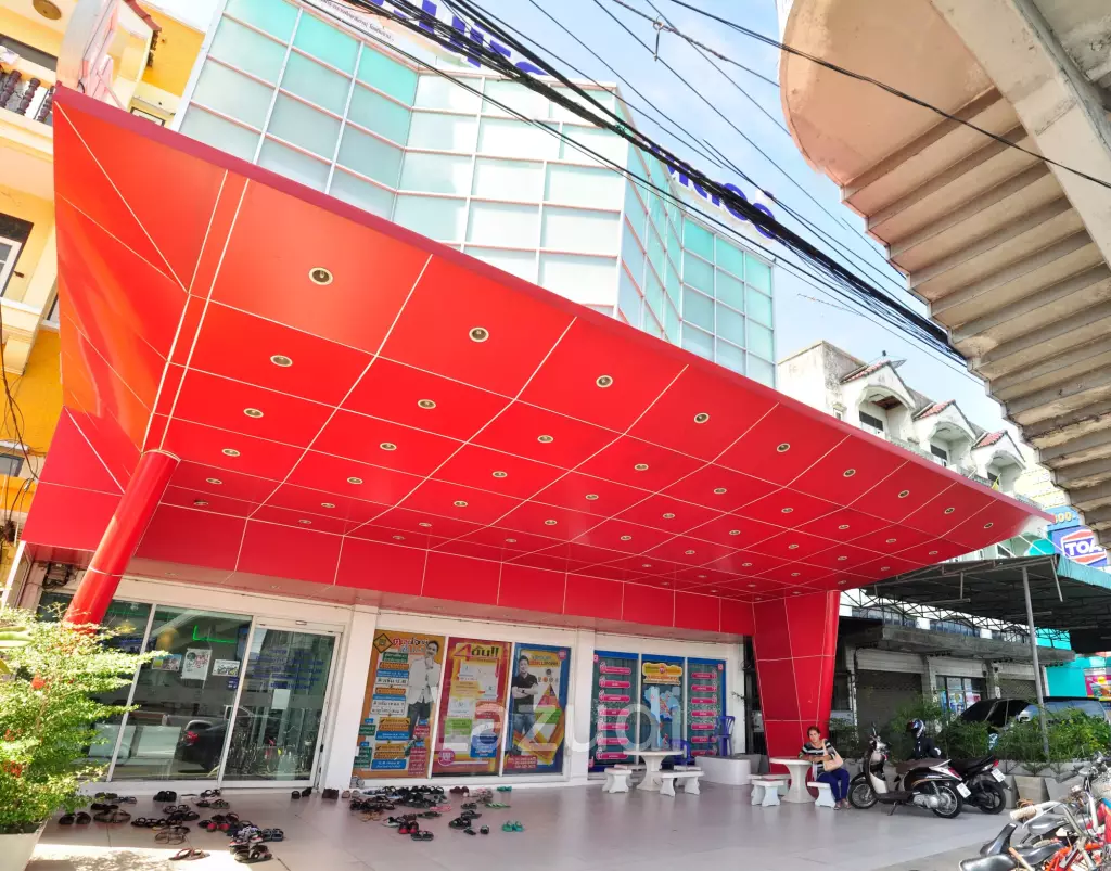 Commercial building near Mahidol University