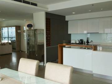 3 bedroom property for sale at The River
