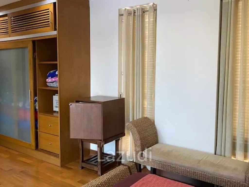 BAAN ROTH : 4 Bed 2 storey Pool Villa near town centre and beaches