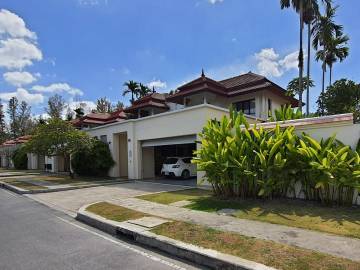4 bed 4bath townhouse in Laguna Fairway