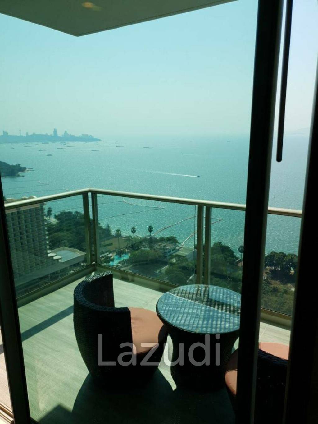 81 Sqm 2 Bed 2 Bath at The Riviera Wongamat Beach