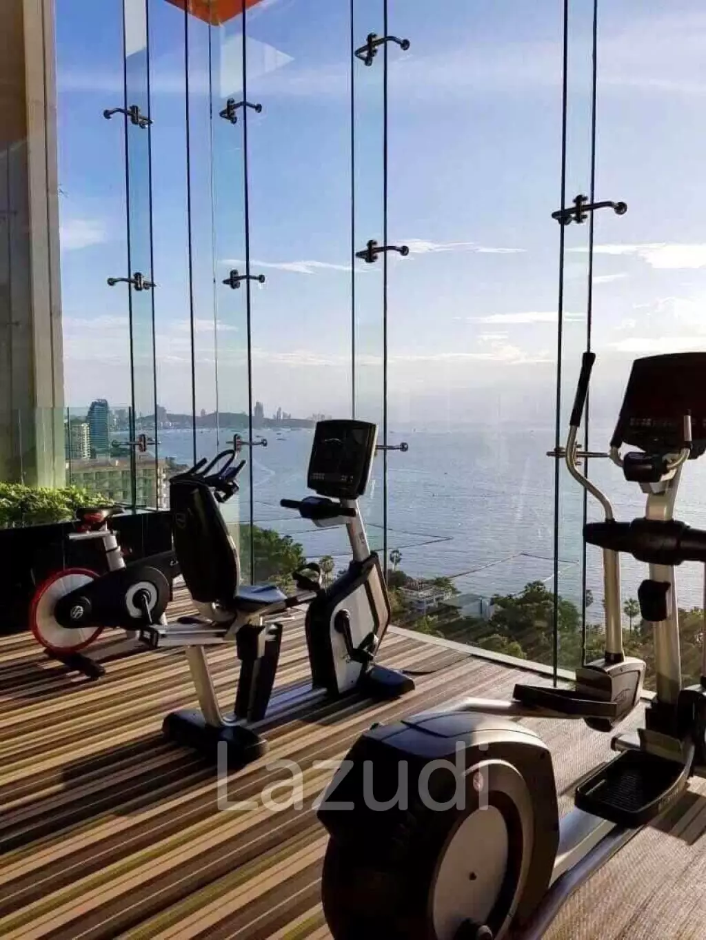 81 Sqm 2 Bed 2 Bath at The Riviera Wongamat Beach