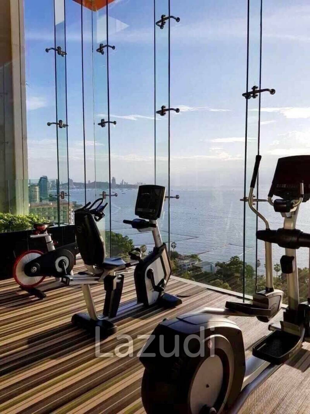 81 Sqm 2 Bed 2 Bath at The Riviera Wongamat Beach