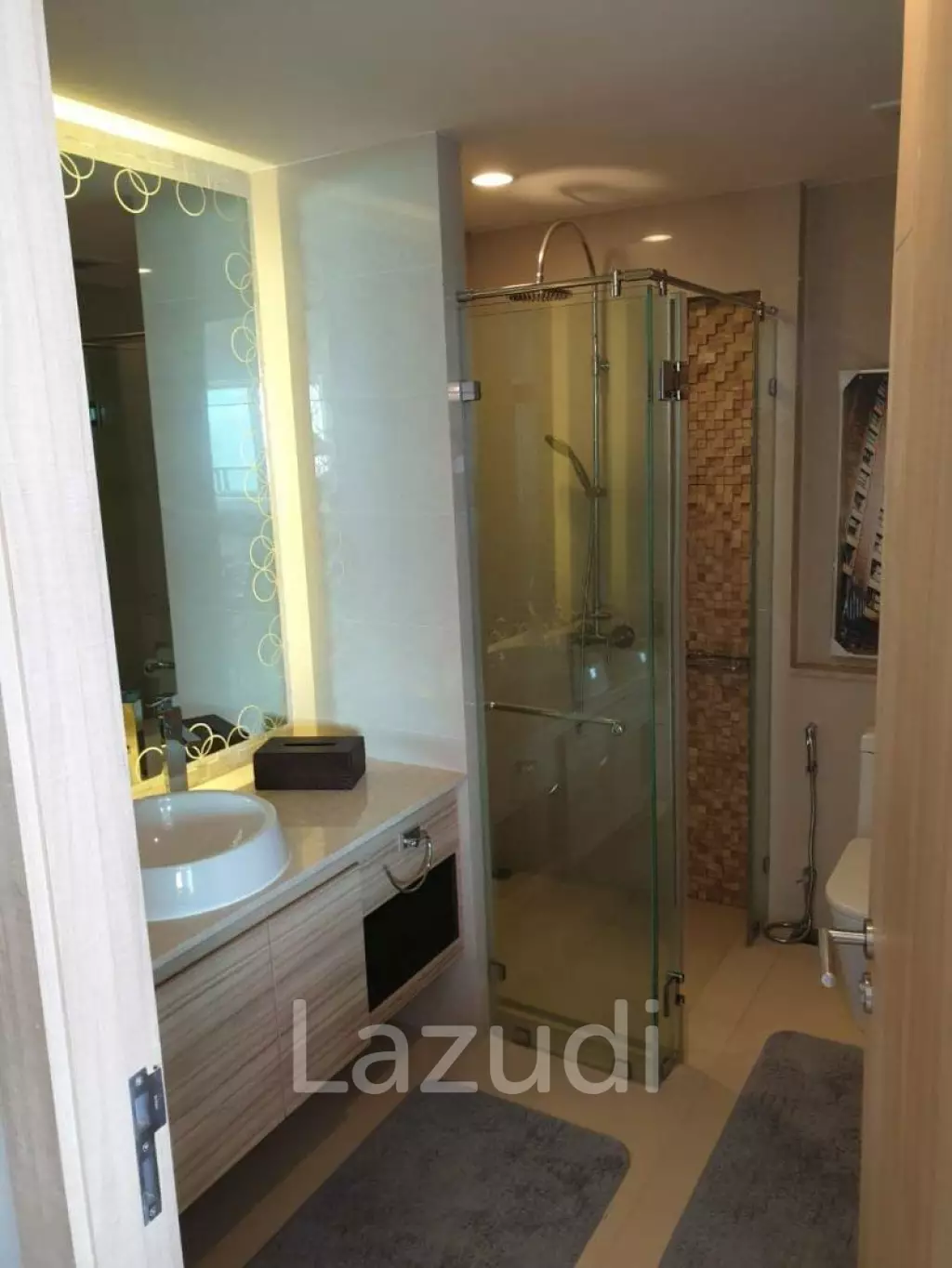 81 Sqm 2 Bed 2 Bath at The Riviera Wongamat Beach