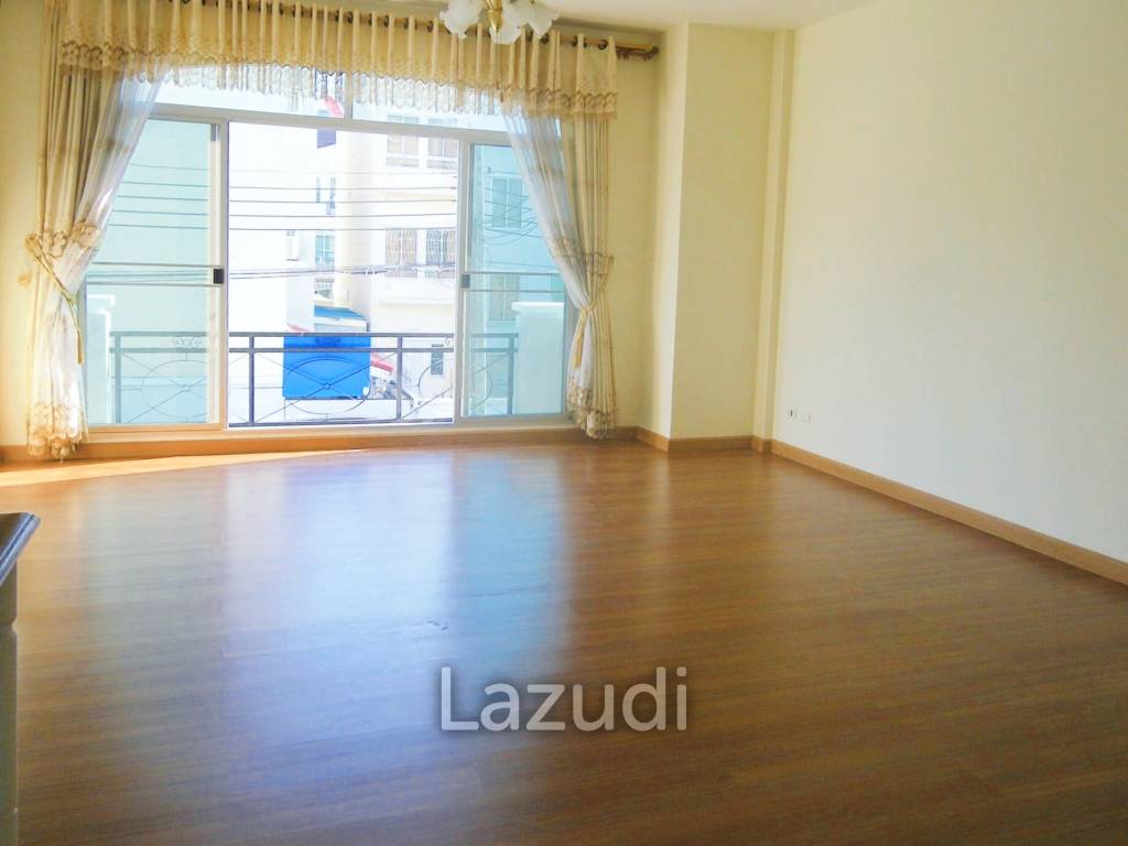 3Bed Townhouse Baan Klang Muang The Royal Monaco