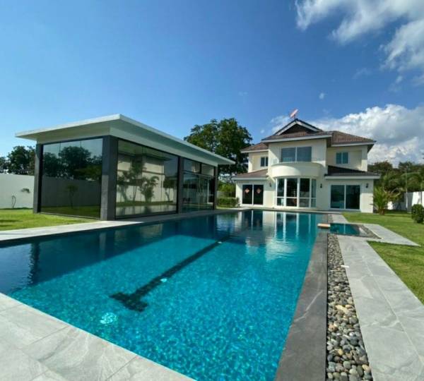 Exclusive Modern Large 4 Bed Pool Villa For Sale At Phoenix Golf Club