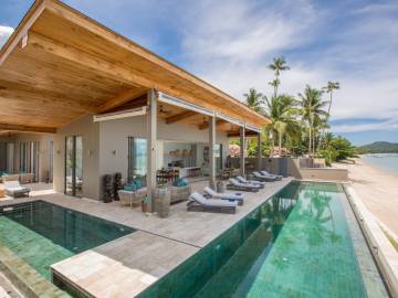 Luxurious 6 Bedroom Beachfront Villa in Laem Sor for sale