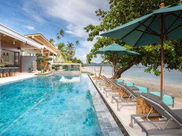 Luxurious 7 Bedroom Beachfront Villa in Laem Sor for sale